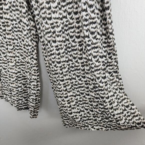 NEW Tahari Cream Black Abstract Print Wide Leg Pant - Picture 3 of 8